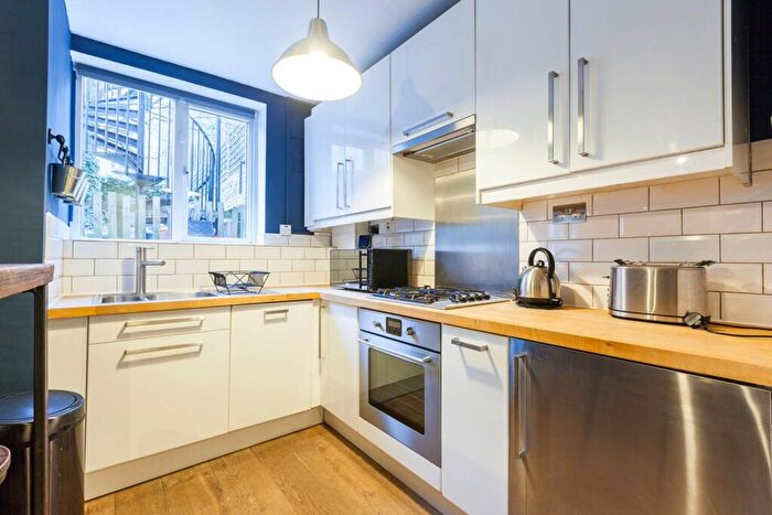 1 Bedroom Flat To Rent In Offord Road, Islington, London, N1