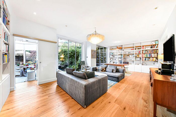 3 Bedroom Semi-Detached House To Rent In Vale Of Health, Fenton House, NW3