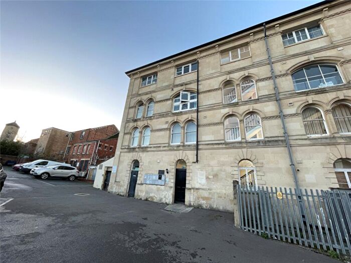 1 Bedroom Apartment To Rent In Beaufort Mansions, - Stallard Street, BA14