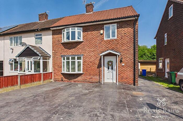 3 Bedroom End Of Terrace House For Sale In Hallwood Road, Manchester, Greater Manchester, M23
