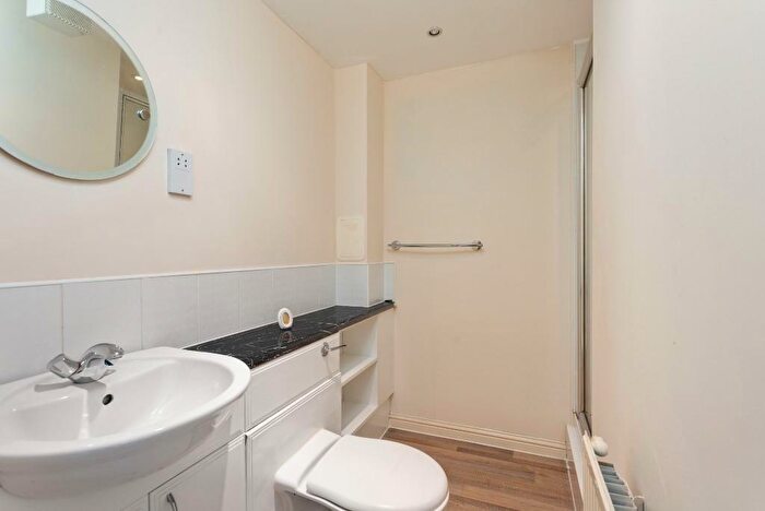 2 Bedroom Flat To Rent In Duddingston Park South, Duddingston, Edinburgh, EH15