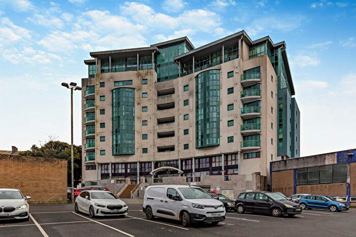 1 Bedroom Flat For Sale In The Crescent, Plymouth, PL1