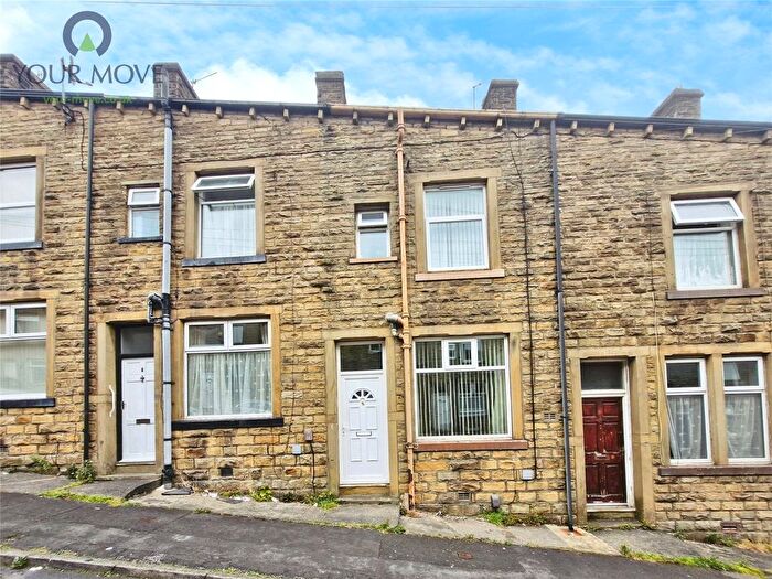 3 Bedroom Terraced House To Rent In Edensor Road, Keighley, West Yorkshire, BD21