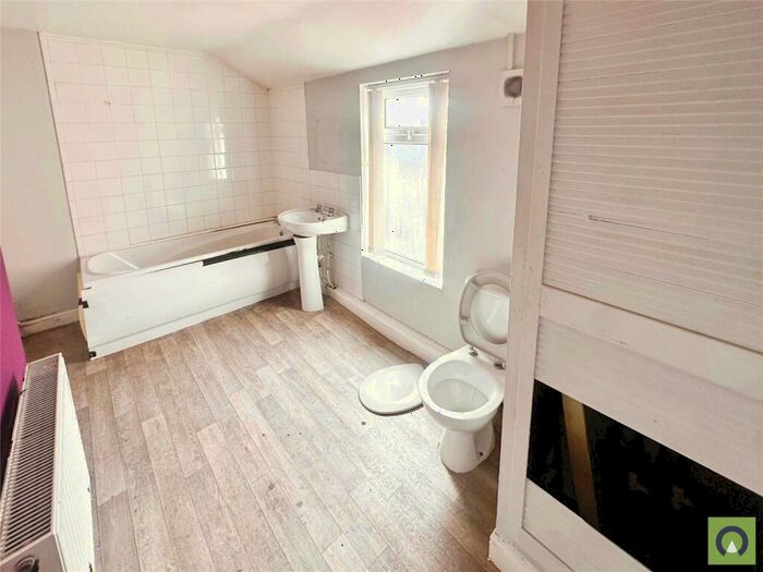 2 Bedroom End Of Terrace House For Sale In Kingsley Street, Kirkby-in-Ashfield, Nottingham, Nottinghamshire, NG17