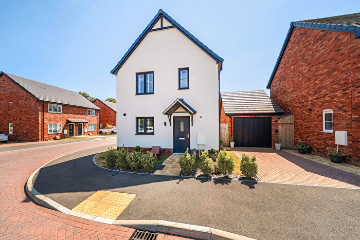3 Bedroom Detached House For Sale In Anvil Street, Blunsdon, Swindon, SN26