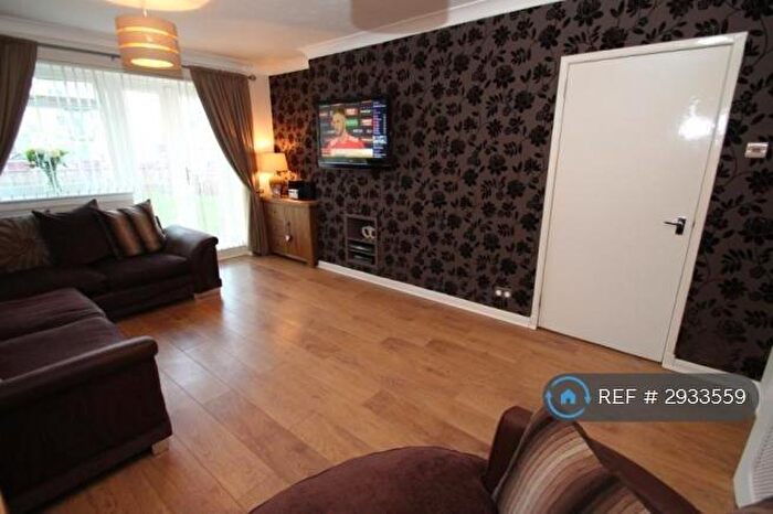 2 Bedroom Flat To Rent In Dunphail Drive, Glasgow, G34