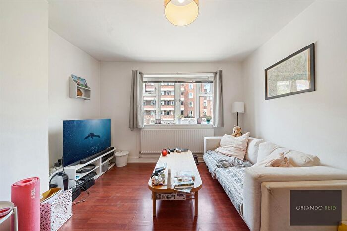 2 Bedroom Flat To Rent In Stockwell Gardens Estate, Stockwell, SW9