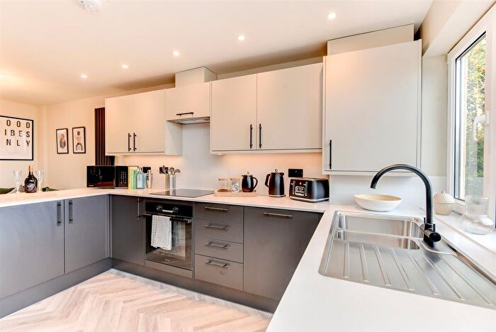 6 Bedroom Semi Detached House To Rent In Garrick Road, Bath, BA2