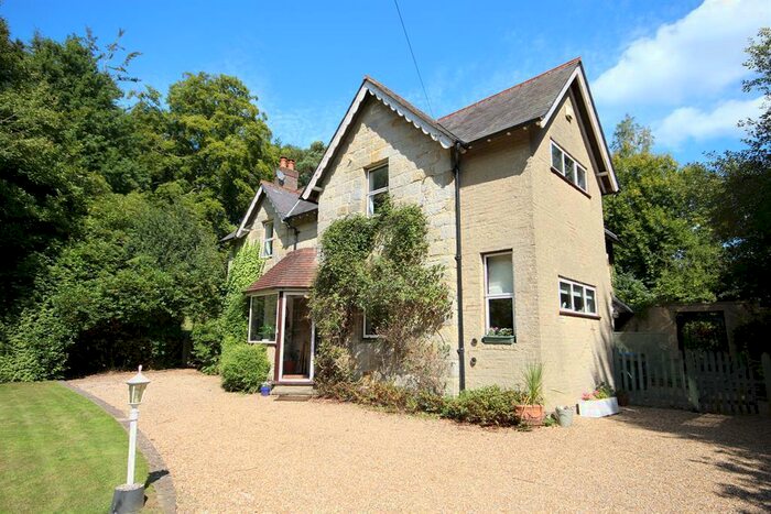4 Bedroom Detached House For Sale In St. Hill Green, East Grinstead, RH19