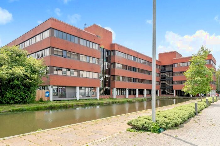 1 Bedroom Flat To Rent In Kingfisher House, Aylesbury, HP21