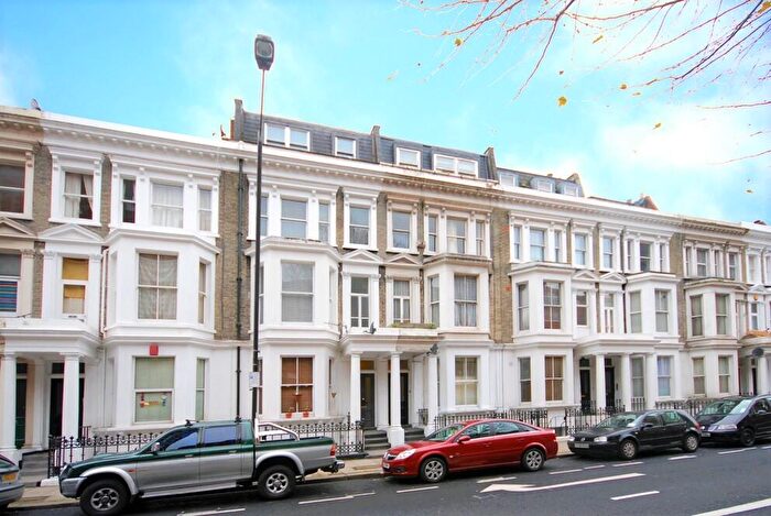 2 Bedroom Apartment To Rent In Edith Grove, Chelsea, London, SW10