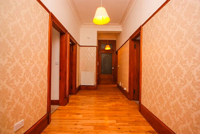 4 Bedroom Flat To Rent In Turnberry Road, Glasgow, G11