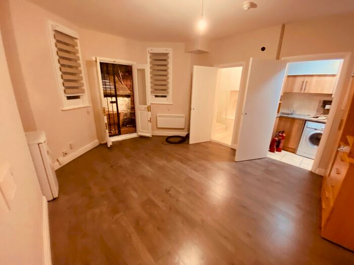 Studio To Rent In Pleshey Road, Tufnell Park, N7