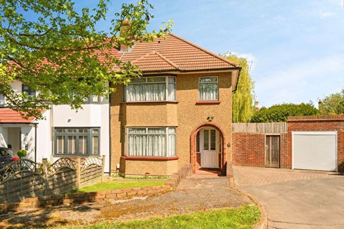 3 Bedroom Semi Detached House For Sale In Kingscroft Road, Leatherhead, Surrey, KT22