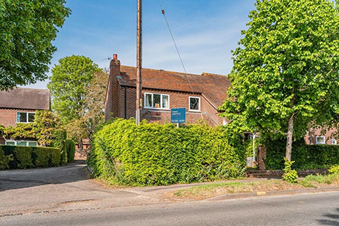 4 Bedroom Semi-Detached House For Sale In The Street, Crowmarsh Gifford, OX10