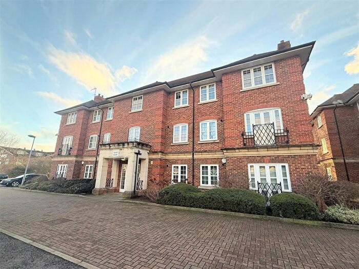 2 Bedroom Flat To Rent In Marchant Close, Mill Hill, NW7