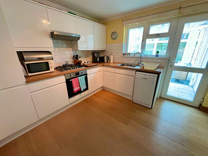 2 Bedroom Detached Bungalow For Sale In Broadpark Road, Torquay, TQ2