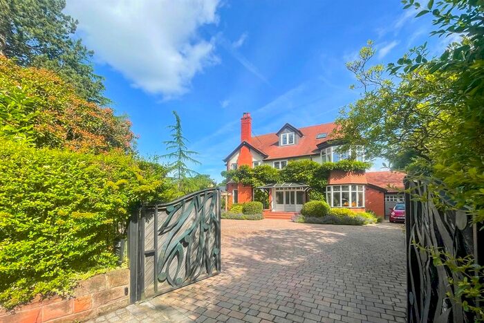 6 Bedroom Detached House To Rent In Hargate Drive, Hale, Altrincham, WA15