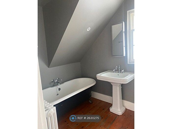 1 Bedroom Flat To Rent In Hall Place, London, E9