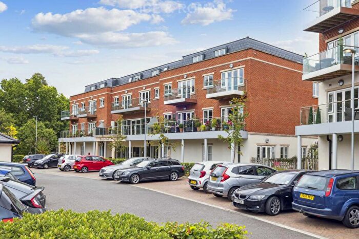 2 Bedroom Retirement Property To Rent In Lynwood Village, Ascot, SL5