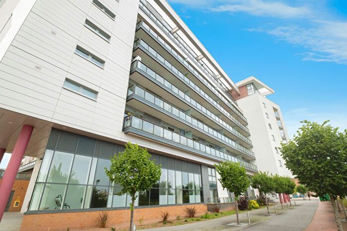 2 Bedroom Flat For Sale In Ferry Court, Cardiff, CF11