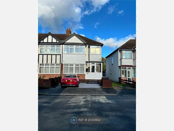 3 Bedroom End Of Terrace House To Rent In Shelson Avenue, Feltham, TW13