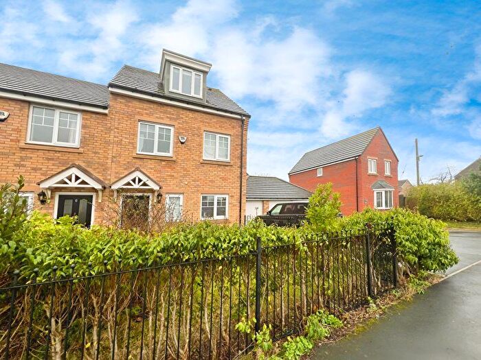 3 Bedroom Town House For Sale In Hall Drive, Newcastle Upon Tyne, NE13
