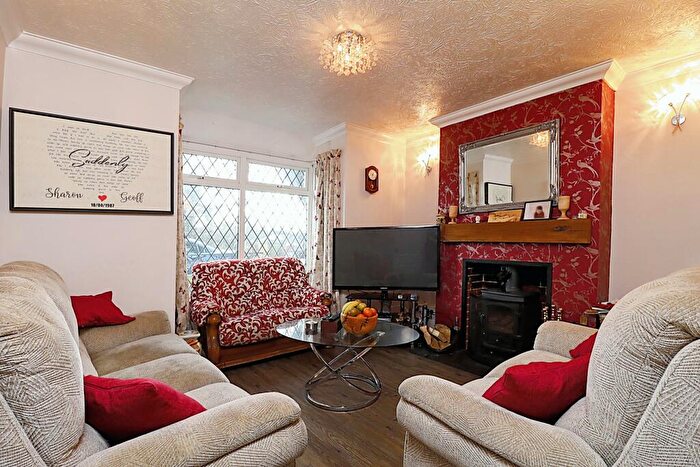 3 Bedroom Semi-Detached House For Sale In New Road, Porchfield, Newport, PO30