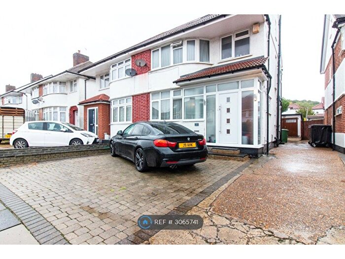 4 Bedroom Semi-Detached House To Rent In St. Edmunds Drive, Stanmore, HA7