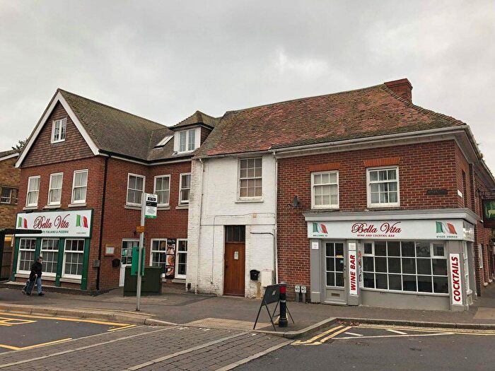 2 Bedroom Flat To Rent In The Broadway, Thatcham, RG19