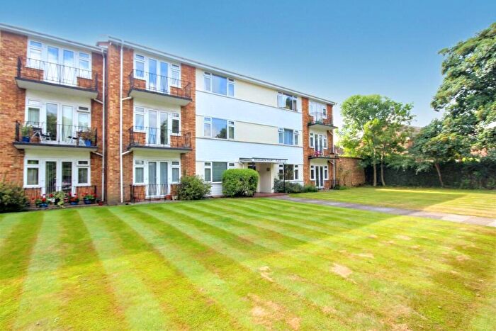 2 Bedroom Flat To Rent In London Road, Guildford, GU1