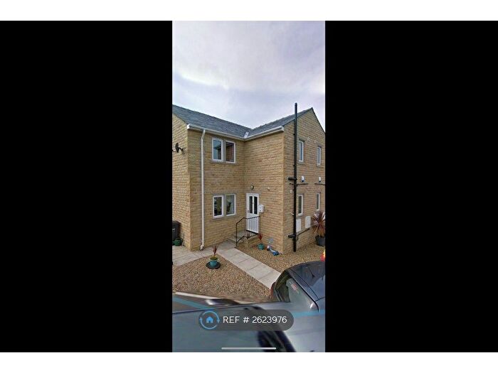 3 Bedroom Semi-Detached House To Rent In Malham View Close, Barnoldswick, BB18