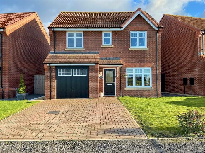 4 Bedroom Detached House For Sale In Midfield Drive, Selby, YO8