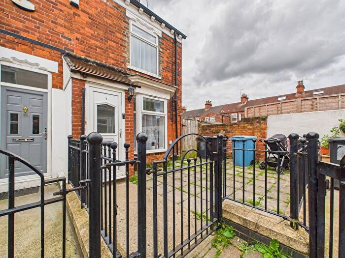 2 Bedroom Terraced House For Sale In Elm Grove, De La Pole Avenue, Hull, HU3
