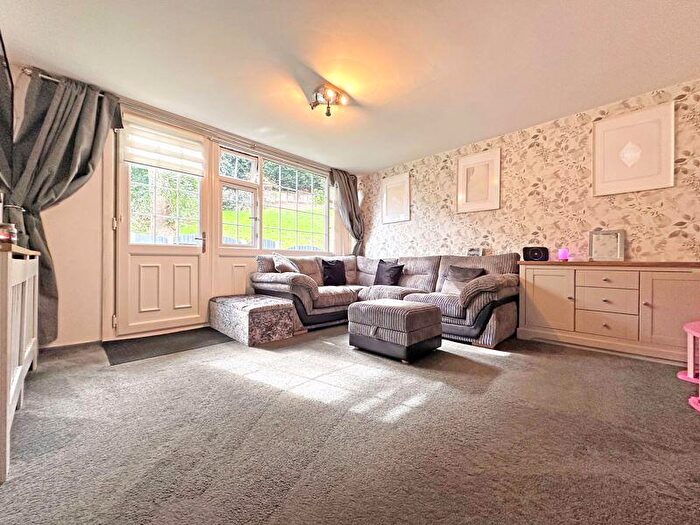 3 Bedroom End Of Terrace House For Sale In Ramsay Close, West Bromwich, B71
