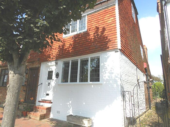 2 Bedroom Property To Rent In High Street, Etchingham, TN19