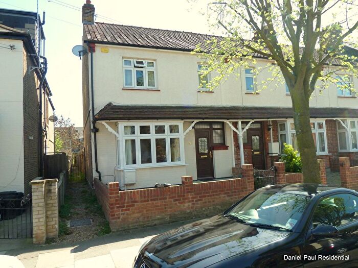 3 Bedroom End Of Terrace House To Rent In Carlyle Road, London, W5