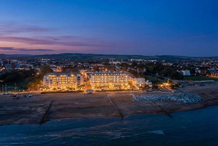 2 Bedroom Flat For Sale In Marine Parade, Worthing, BN11