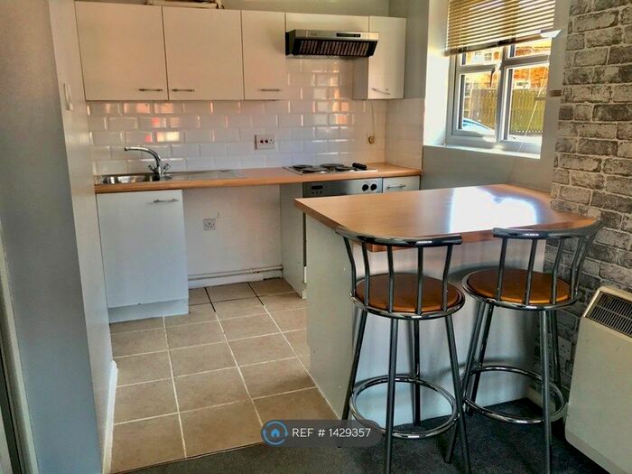 1 Bedroom Flat To Rent In Elgar Drive, Shefford, SG17