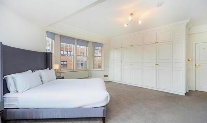 5 Bedroom Flat To Rent In Park Road, London NW8