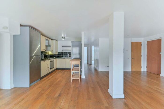 2 Bedroom Flat To Rent In Trewsbury Road, Sydenham, London, SE26