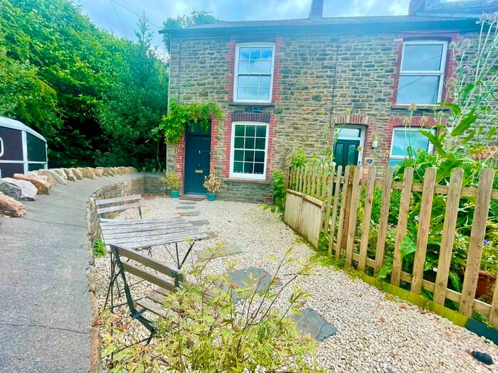 2 Bedroom End Of Terrace House To Rent In Plasycoed Road, Pontnewynydd, Pontypool, NP4