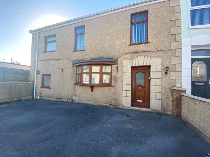 4 Bedroom End Of Terrace House To Rent In Bridge Street, Llanelli, SA14
