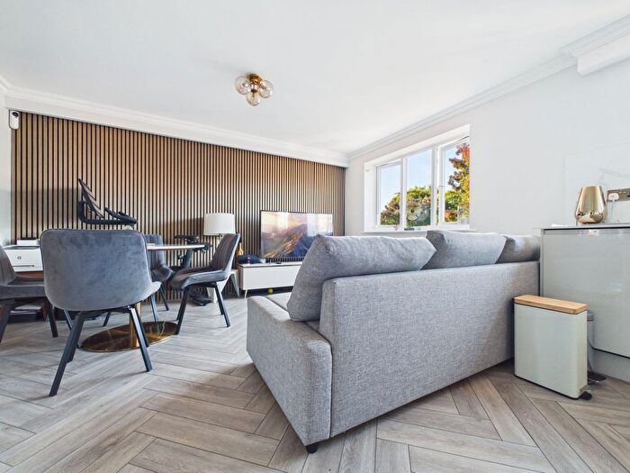 1 Bedroom Flat To Rent In Westferry Road, Island Gardens, London, E14