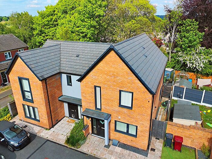 3 Bedroom Semi Detached House For Sale In Meadow Bank, South Normanton, Alfreton, DE55