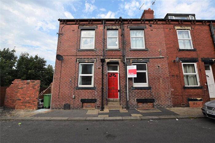 4 Bedroom Terraced House To Rent In Noster Place, Beeston, Leeds, West Yorkshire, LS11
