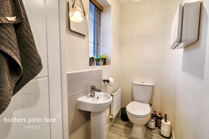 3 Bedroom Semi-Detached House For Sale In Richard Dawson Drive, Bucknall, Stoke-On-Trent, ST2