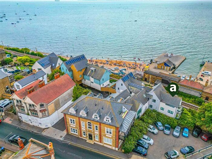 1 Bedroom Apartment For Sale In Bell Sands, Leigh-On-Sea, SS9