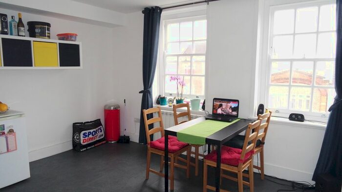 2 Bedroom Flat To Rent In Old Church Road, London, E4