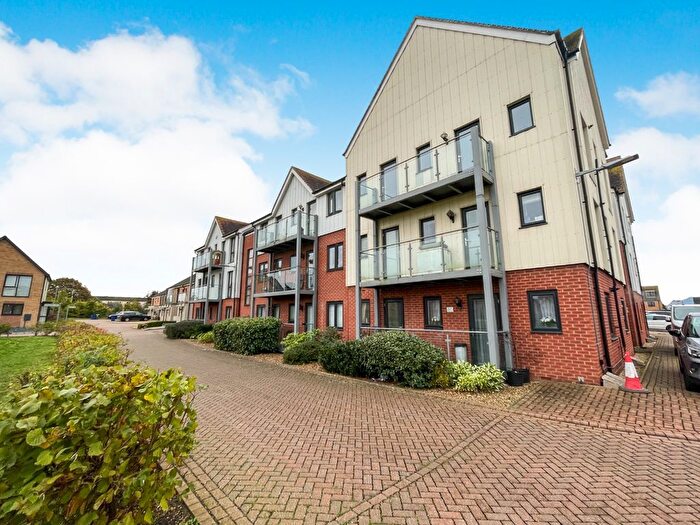 2 Bedroom Flat For Sale In Sunliner Way, South Ockendon, RM15